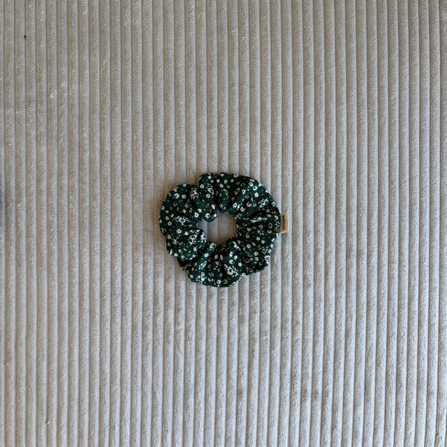Chouchou vert à fleurs